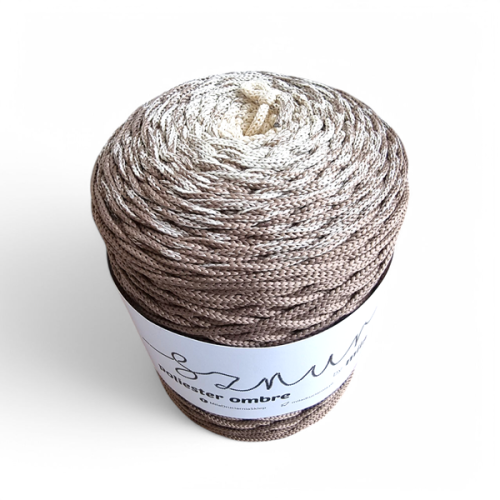 Polyestertråd 300m.- OM09 lys beige/mokka